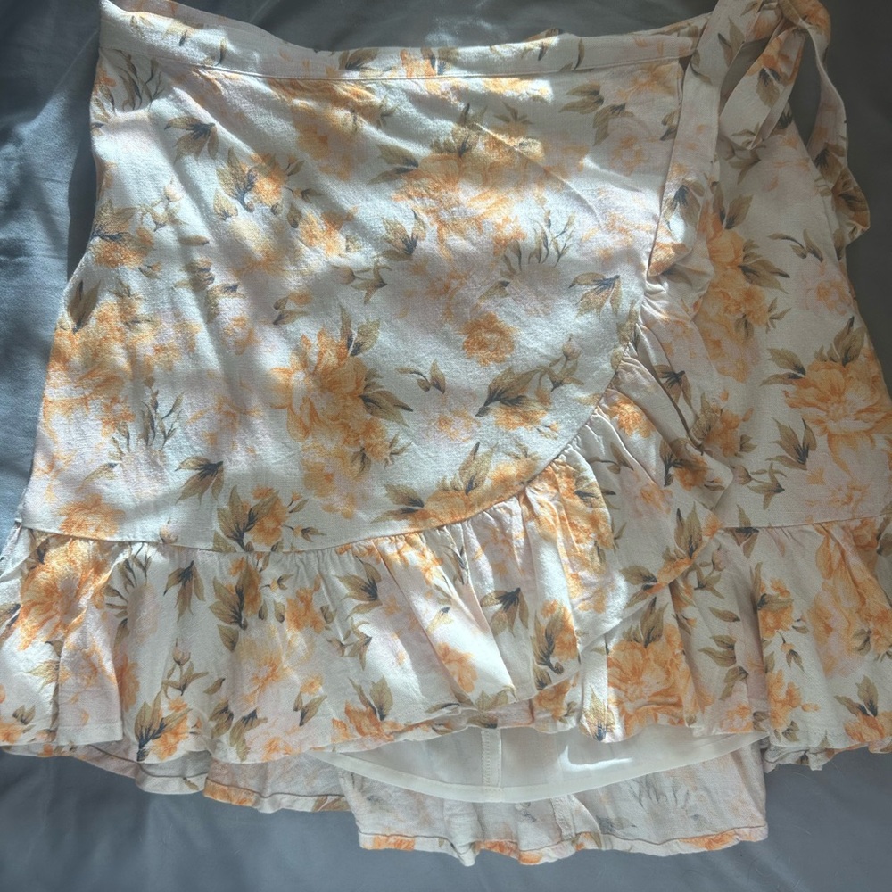 American Eagle Outfitters Floral Mini Skirt - Cream and Orange